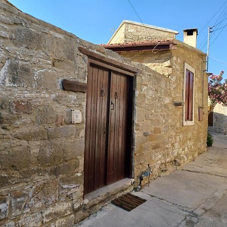 Appartamento Niovi House Tokni Esterno foto