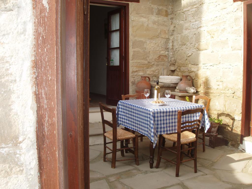 Appartamento Niovi House Tokni Esterno foto