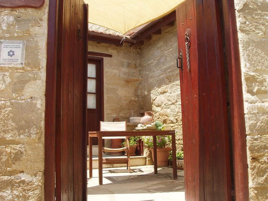 Appartamento Niovi House Tokni Esterno foto